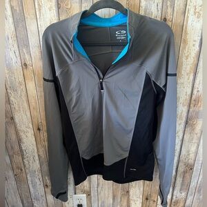 Grey quarter zip athletic pull over